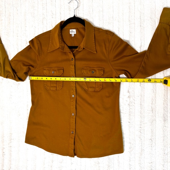 L.L. Bean Mustard Gold Stretch Cotton Button Down Shirt; Women's Medium (M 6-8) - Picture 8 of 9